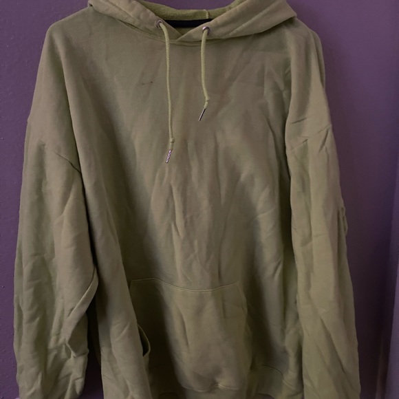 Old hoodies used slightly but still in good condition and super comfortable - Picture 3 of 4